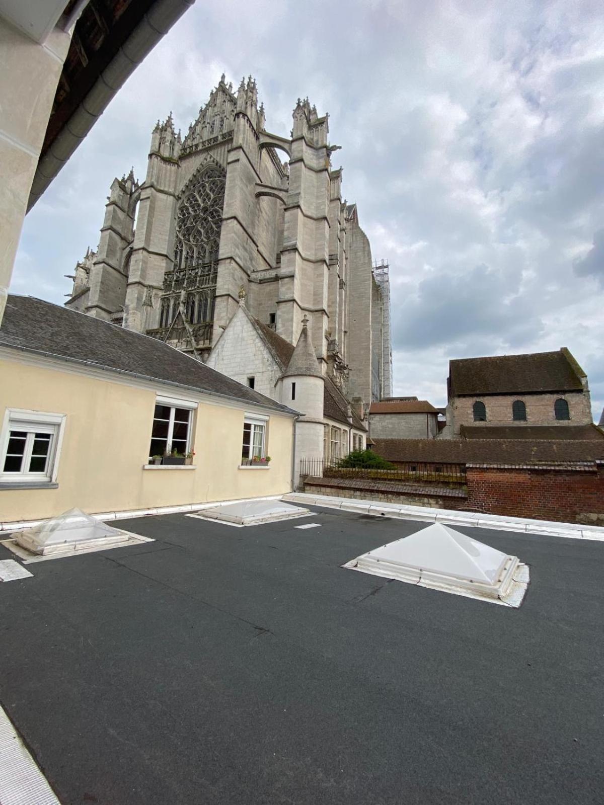 Appartement Hyper-Centre Vue Cathedrale โบเวส์ ภายนอก รูปภาพ