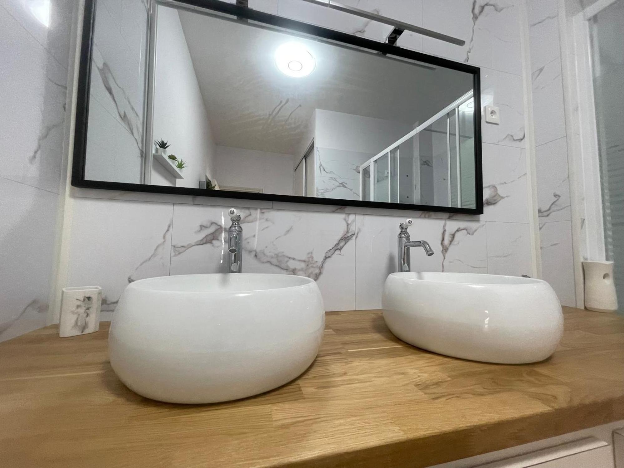Appartement Hyper-Centre Vue Cathedrale โบเวส์ ภายนอก รูปภาพ